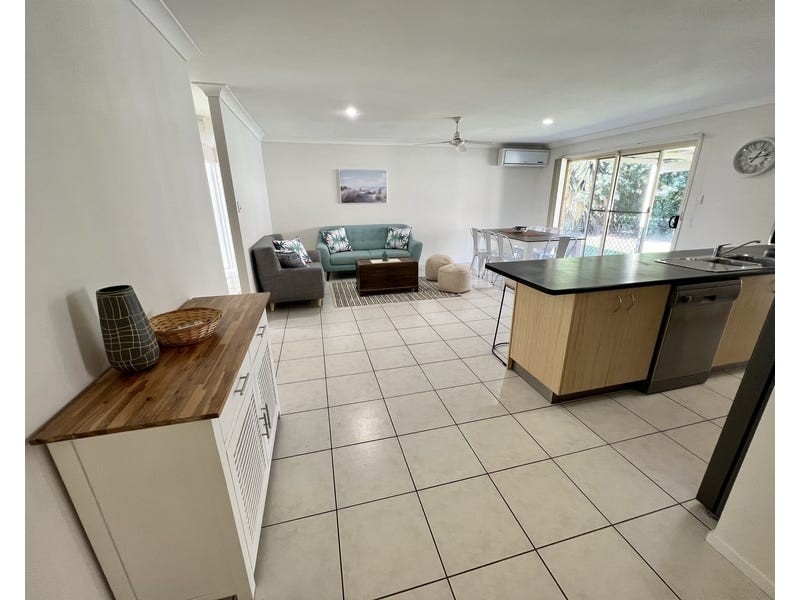 41 Clovelly Place, Sandstone Point QLD 4511