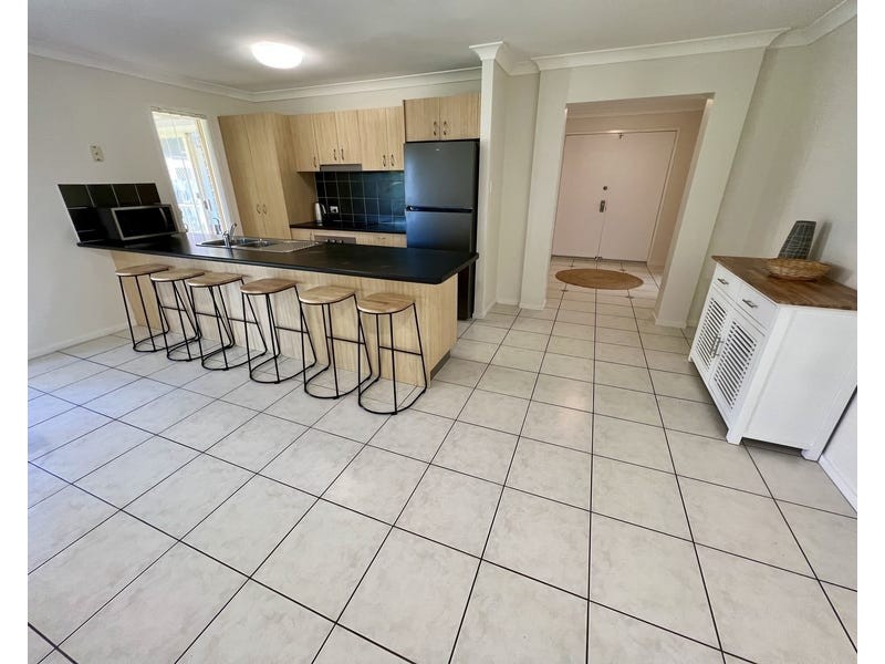 41 Clovelly Place, Sandstone Point QLD 4511