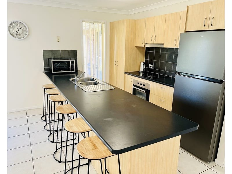 41 Clovelly Place, Sandstone Point QLD 4511