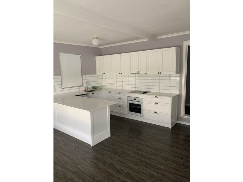 6 racecourse road, Cessnock NSW 2325