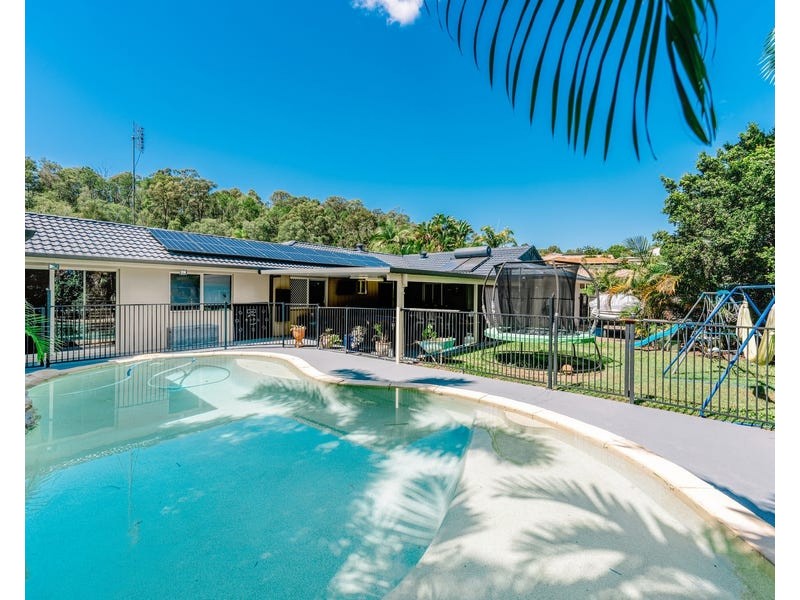 19 Pinemount Crescent, Oxenford QLD 4210