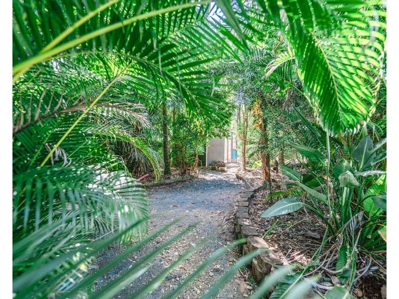 19 Pinemount Crescent, Oxenford QLD 4210