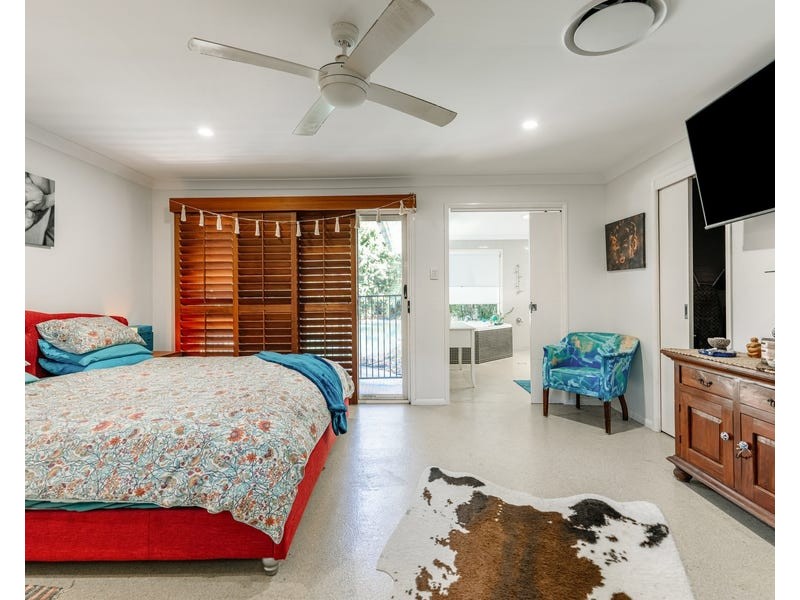 19 Pinemount Crescent, Oxenford QLD 4210