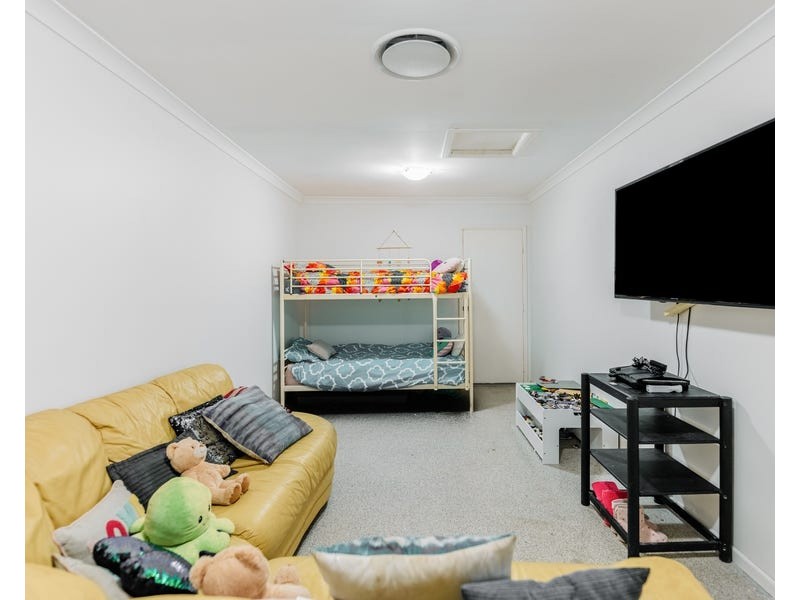 19 Pinemount Crescent, Oxenford QLD 4210