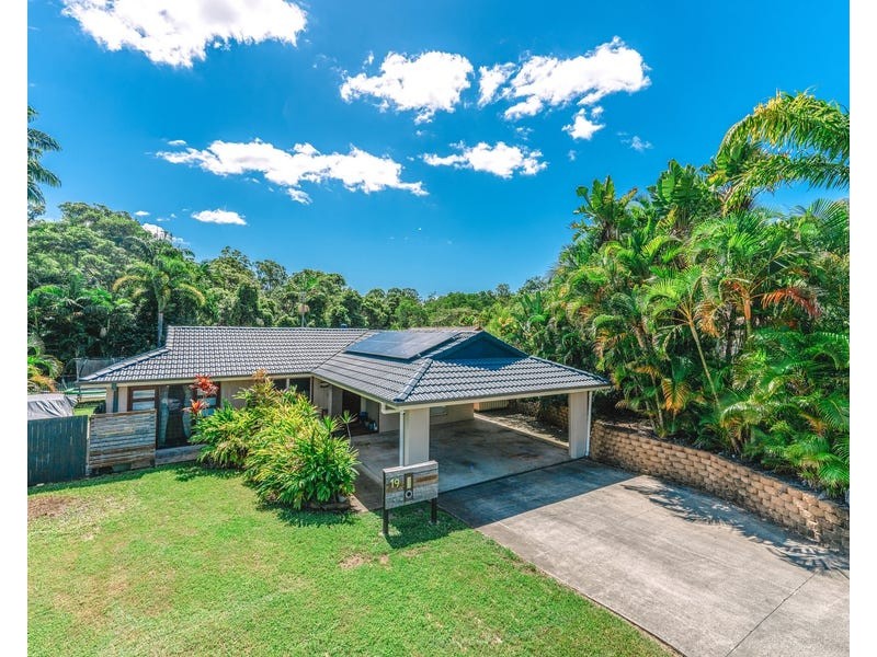 19 Pinemount Crescent, Oxenford QLD 4210