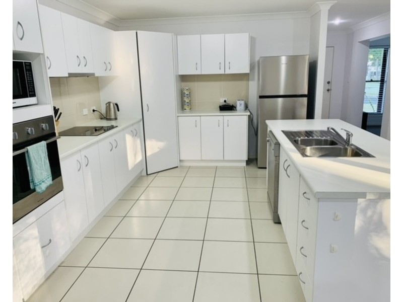 20 Rushcutters Court, Sandstone Point QLD 4511
