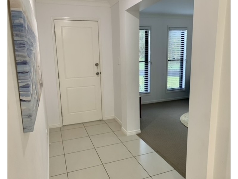 20 Rushcutters Court, Sandstone Point QLD 4511