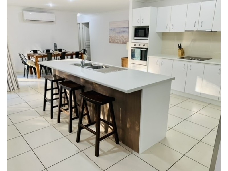 20 Rushcutters Court, Sandstone Point QLD 4511