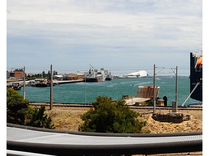 10/10 Kwong Alley, North Fremantle WA 6159