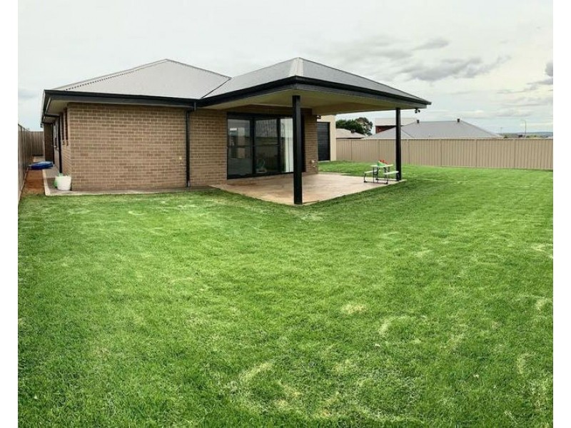 6 Yarra Place, Dubbo NSW 2830