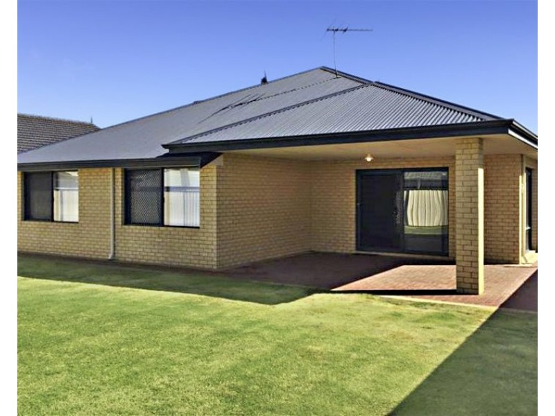 22 St Joseph Fairway, Success WA 6164