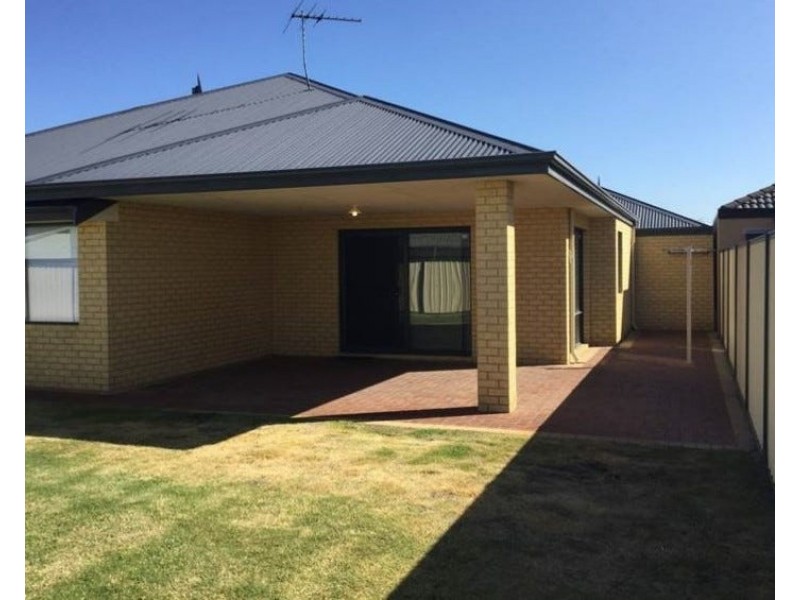 22 St Joseph Fairway, Success WA 6164