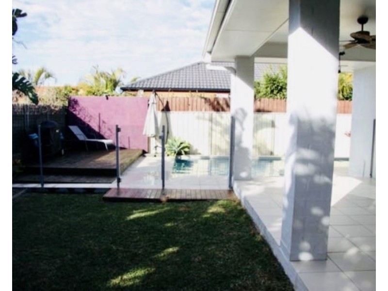 Sandstone Point QLD 4511