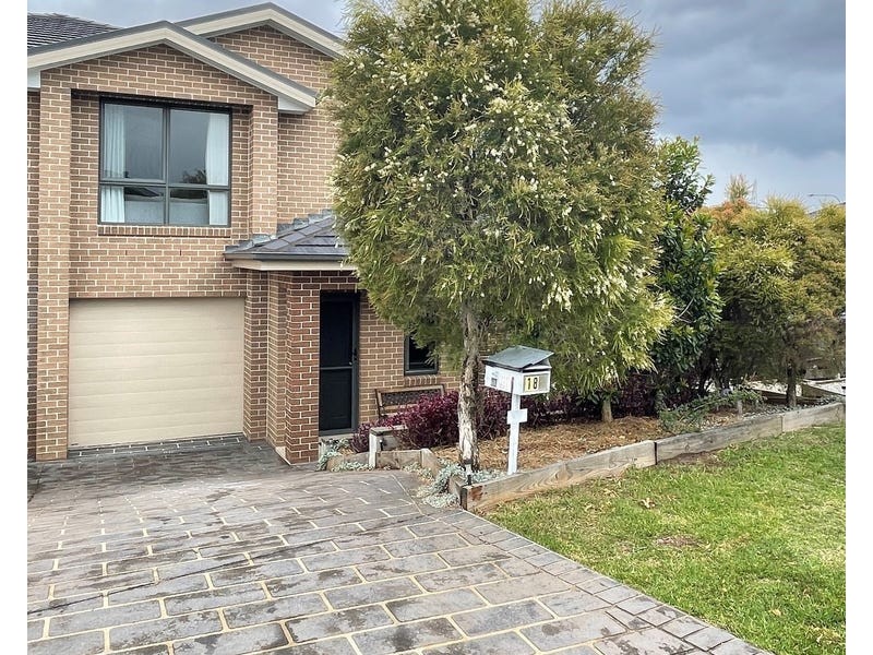 18 Glory Road, Glenfield NSW 2167