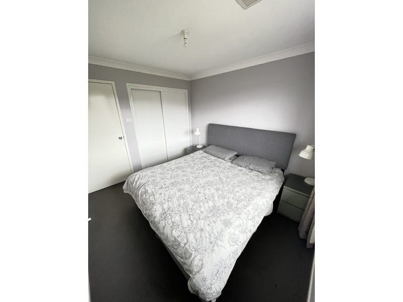 18 Glory Road, Glenfield NSW 2167