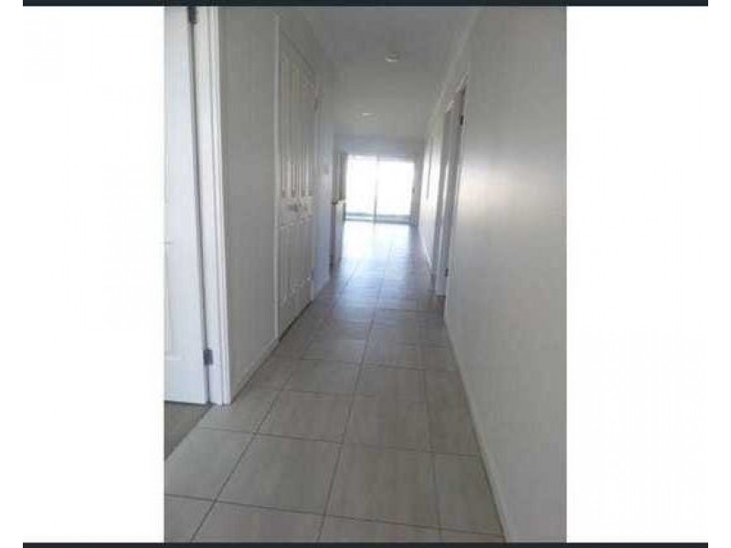 11 Lightening Street, Emerald QLD 4720