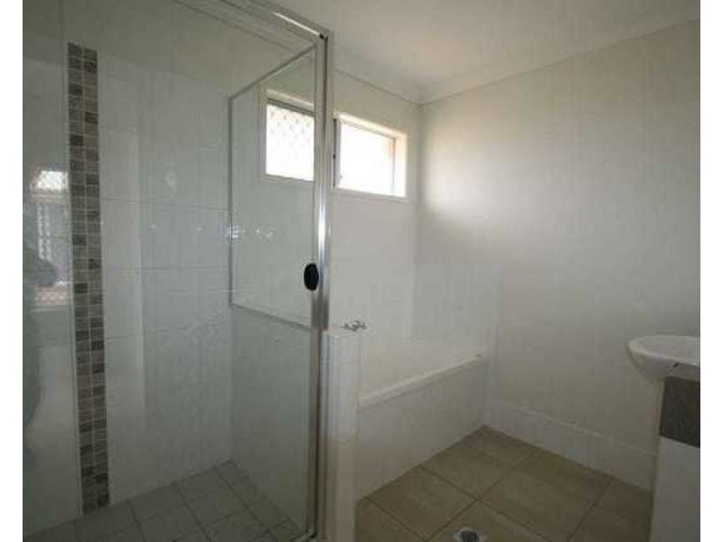 11 Lightening Street, Emerald QLD 4720