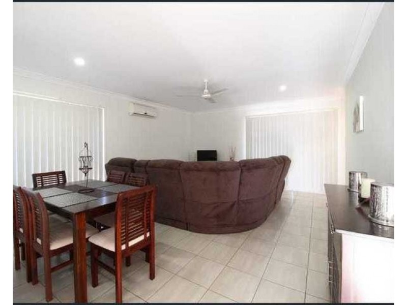 11 Lightening Street, Emerald QLD 4720