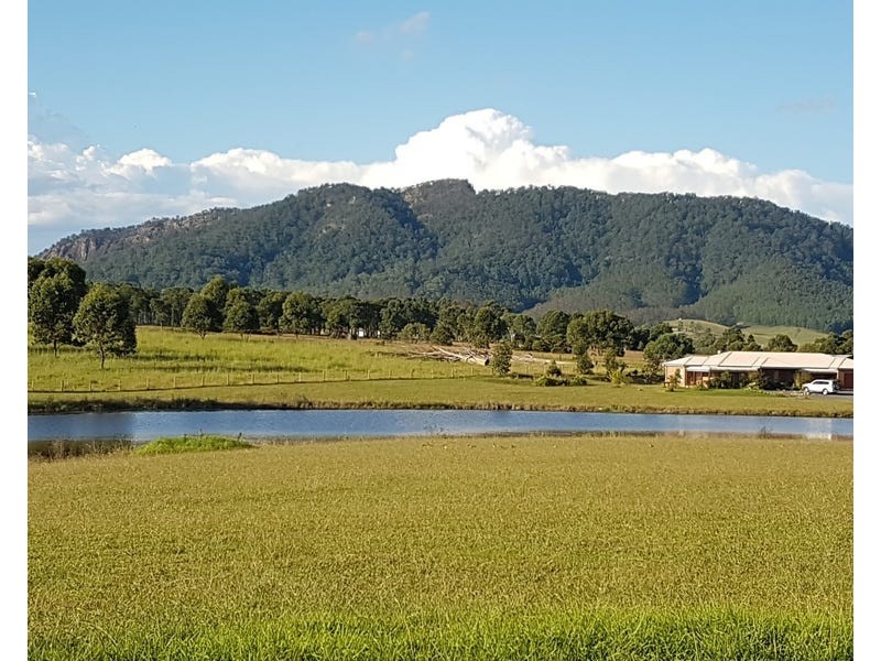 33 MOONLIGHT CCT, Gloucester NSW 2422