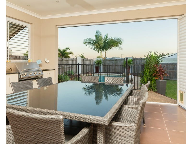 21 Douglas Crescent, Rural View QLD 4740