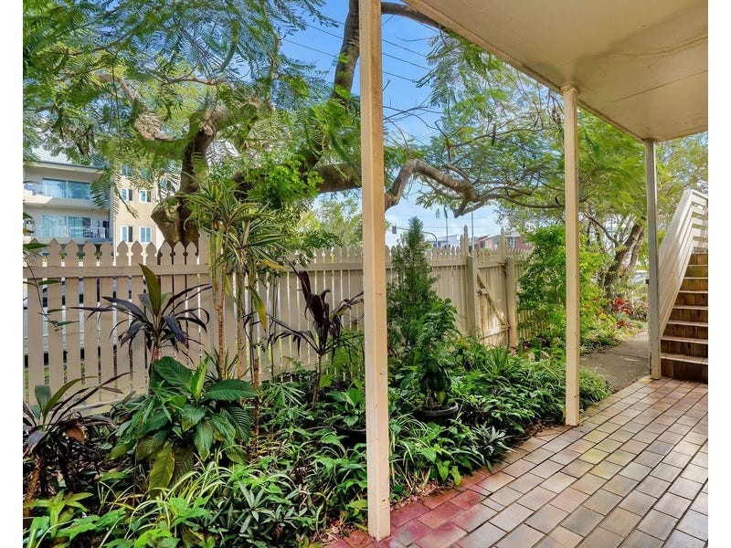 2/44 North Street, Southport QLD 4215