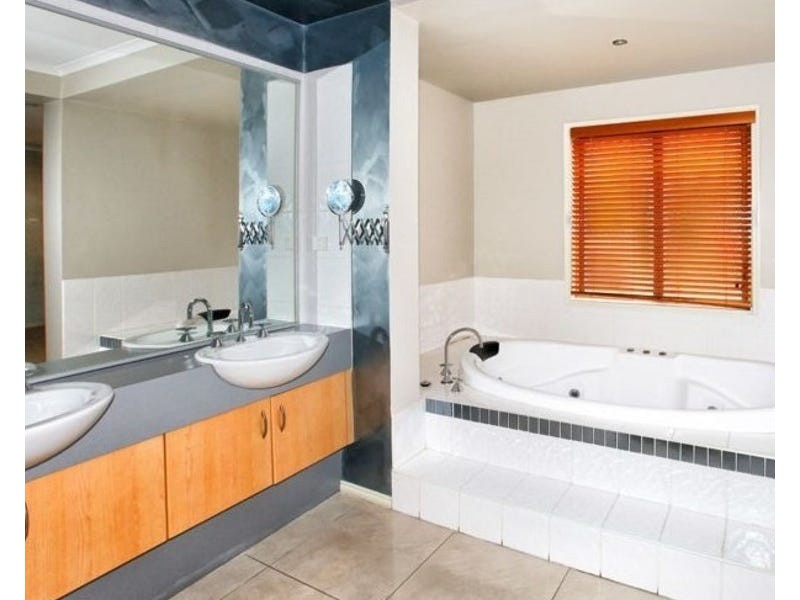 52 Burniston Avenue, Craigieburn VIC 3064