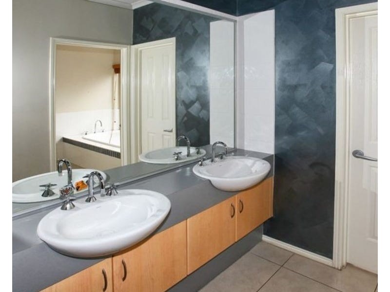 52 Burniston Avenue, Craigieburn VIC 3064