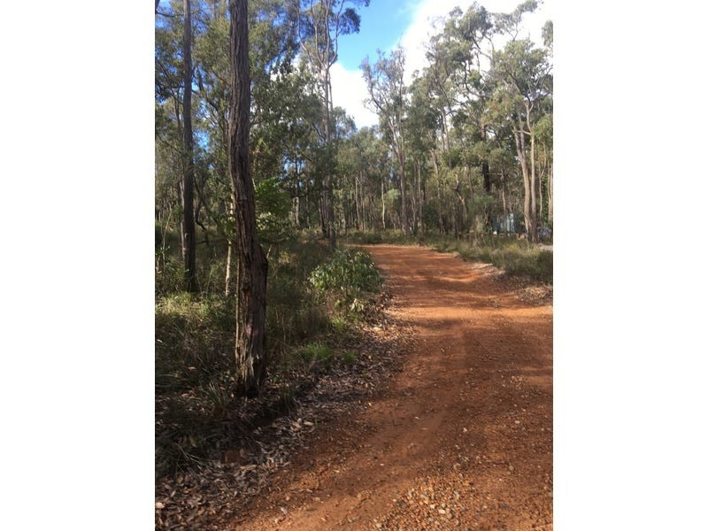 10 Marshwood Place, Sawyers Valley WA 6074