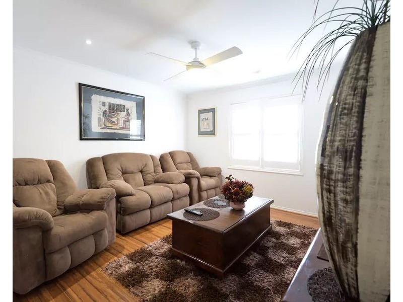 18 Half Moon Crescent, Indented Head VIC 3223