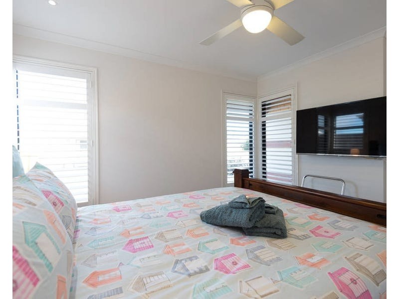 18 Half Moon Crescent, Indented Head VIC 3223