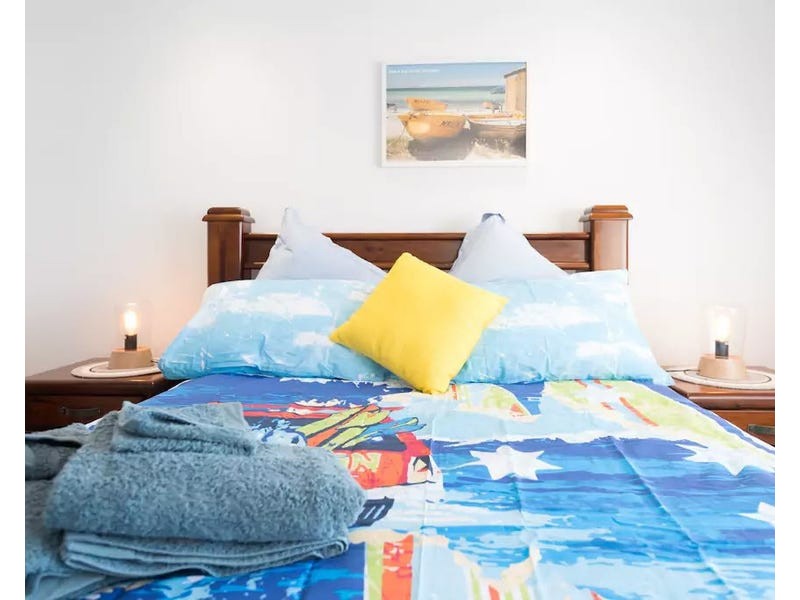 18 Half Moon Crescent, Indented Head VIC 3223