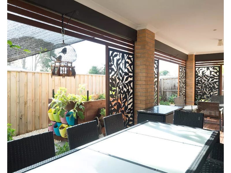 18 Half Moon Crescent, Indented Head VIC 3223