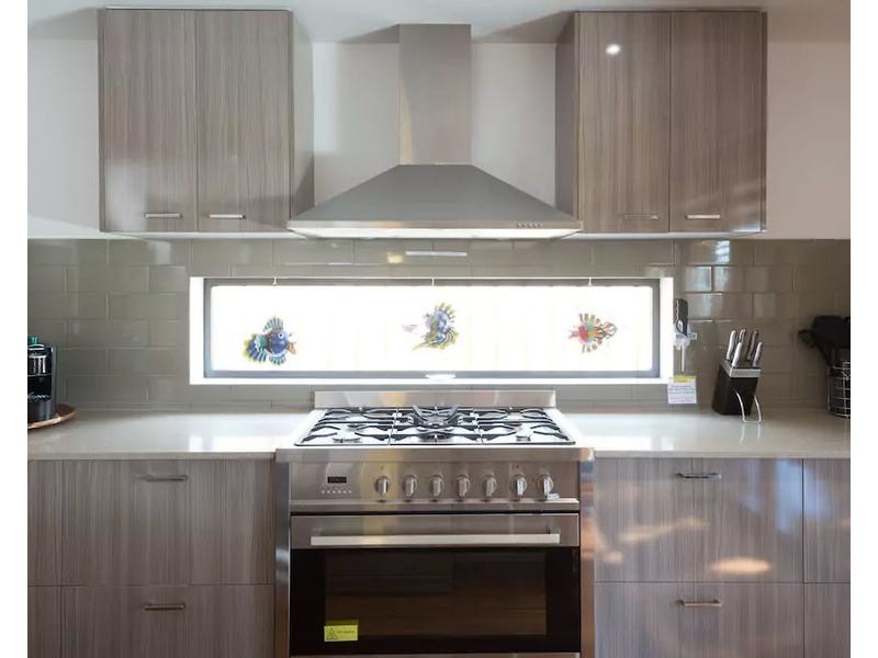 18 Half Moon Crescent, Indented Head VIC 3223