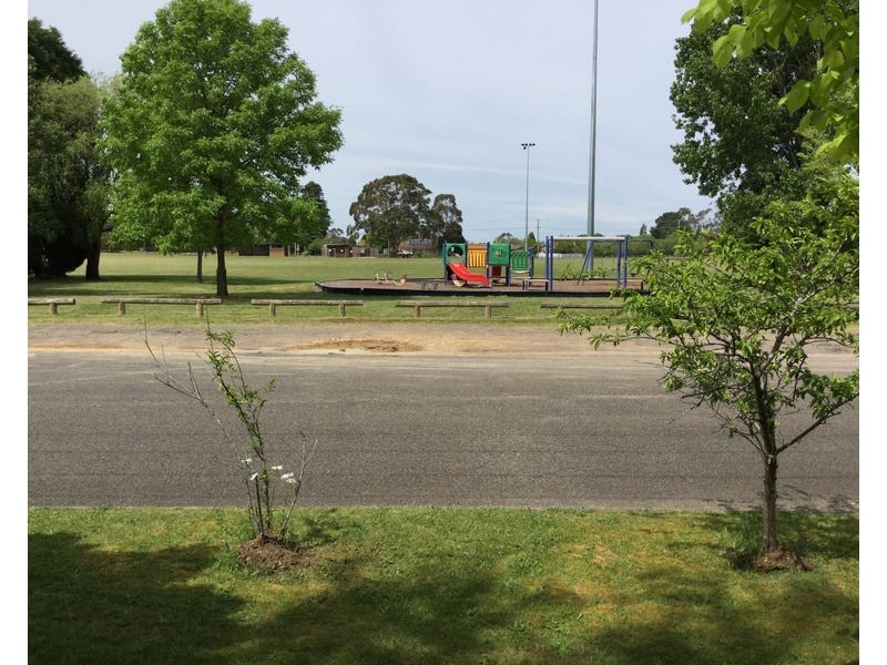 64 Park Rd, Bowral NSW 2576