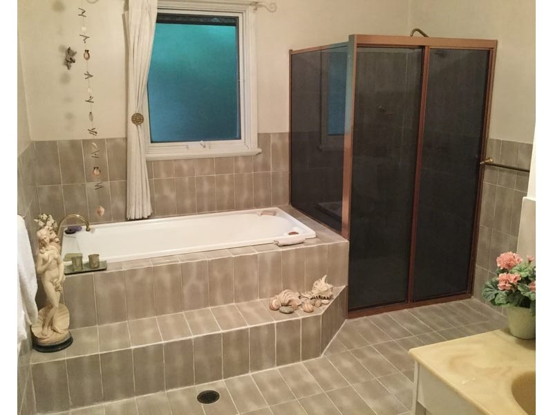 64 Park Rd, Bowral NSW 2576