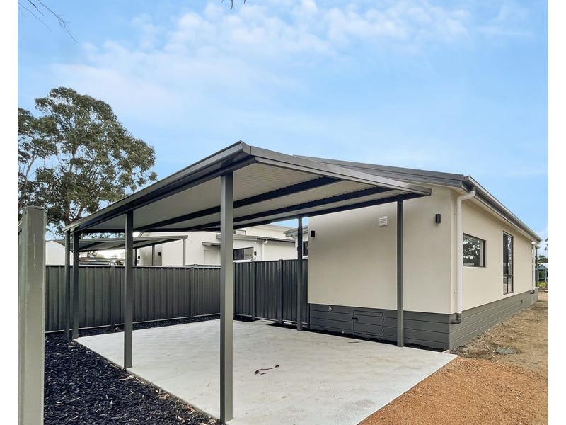 4/79 Slip road, Paynesville VIC 3880