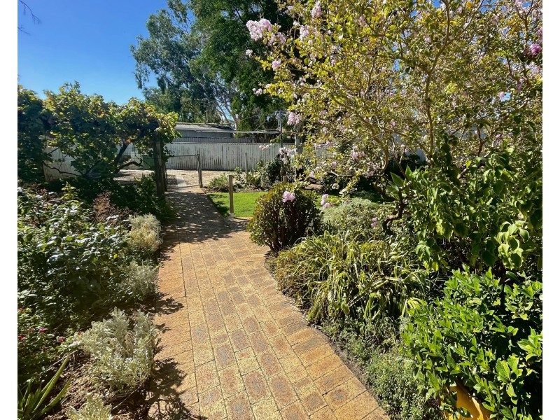 16 Webb Street, Gosnells WA 6110