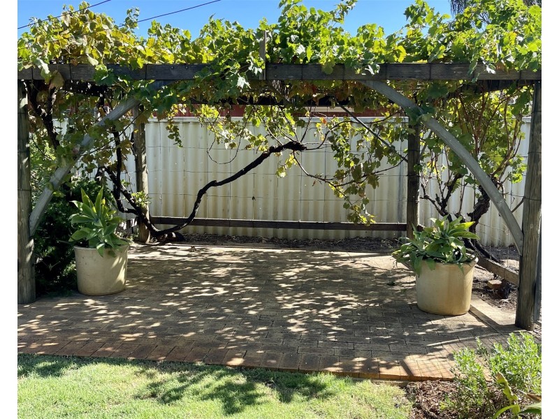 16 Webb Street, Gosnells WA 6110