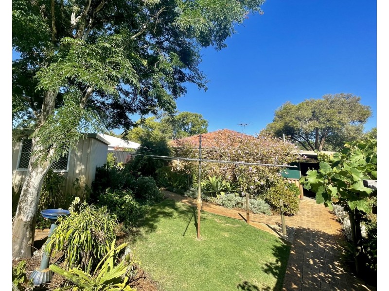 16 Webb Street, Gosnells WA 6110