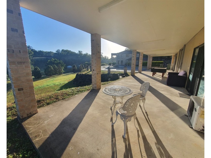 122  FAIRVIEW DRIVE, Willow Vale QLD 4209