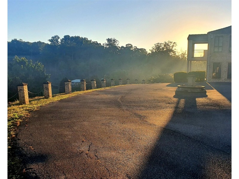 122  FAIRVIEW DRIVE, Willow Vale QLD 4209