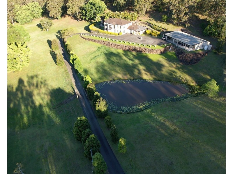 122  FAIRVIEW DRIVE, Willow Vale QLD 4209