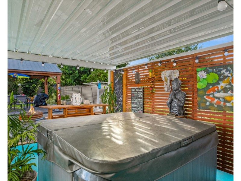 8 CUTTY SARK CRT, Cooloola Cove QLD 4580