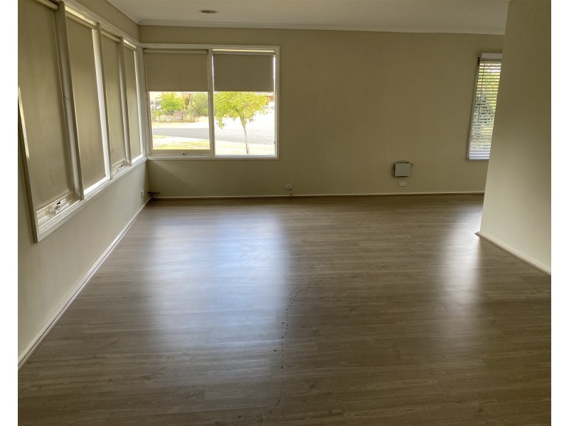 4 /Vasey  Court, Melton South VIC 3338