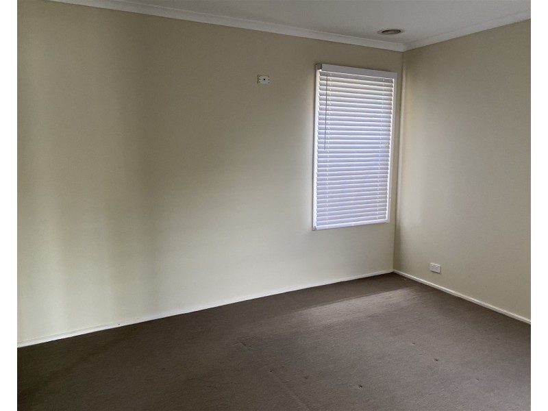 4 /Vasey  Court, Melton South VIC 3338