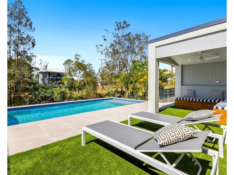 3 Kingfisher Crescent, Burleigh Waters QLD 4220