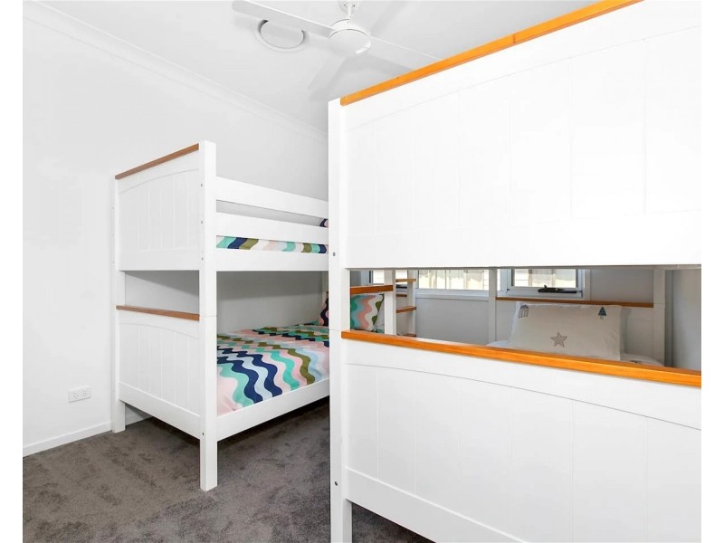 3 Kingfisher Crescent, Burleigh Waters QLD 4220