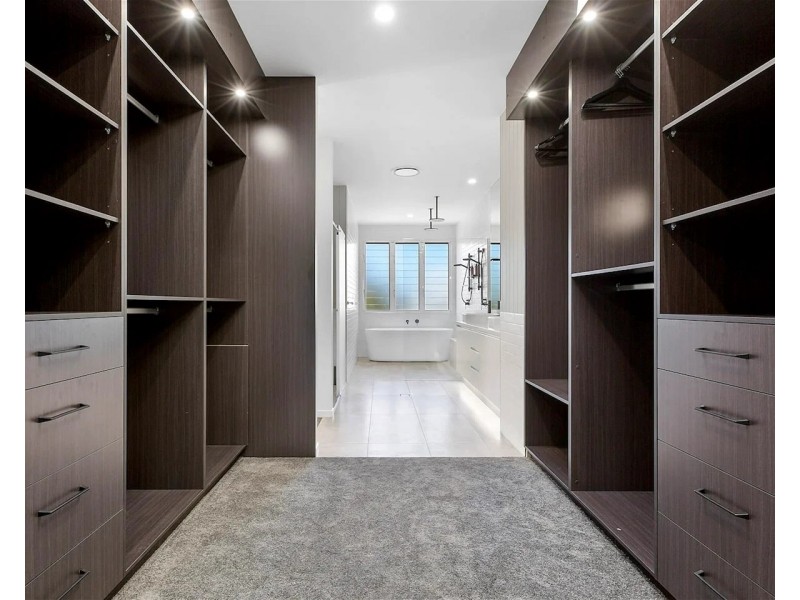3 Kingfisher Crescent, Burleigh Waters QLD 4220