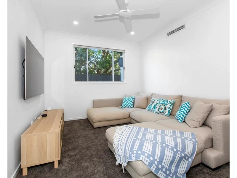 3 Kingfisher Crescent, Burleigh Waters QLD 4220