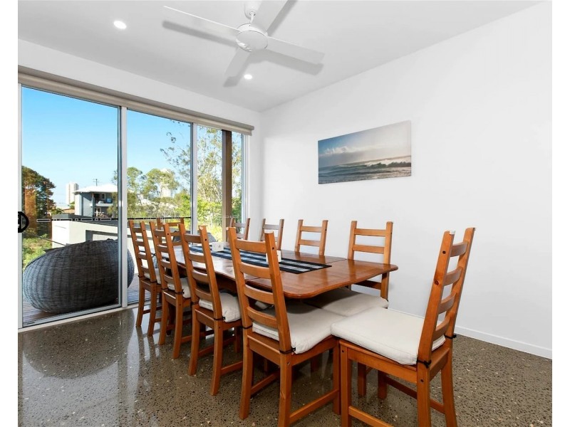 3 Kingfisher Crescent, Burleigh Waters QLD 4220